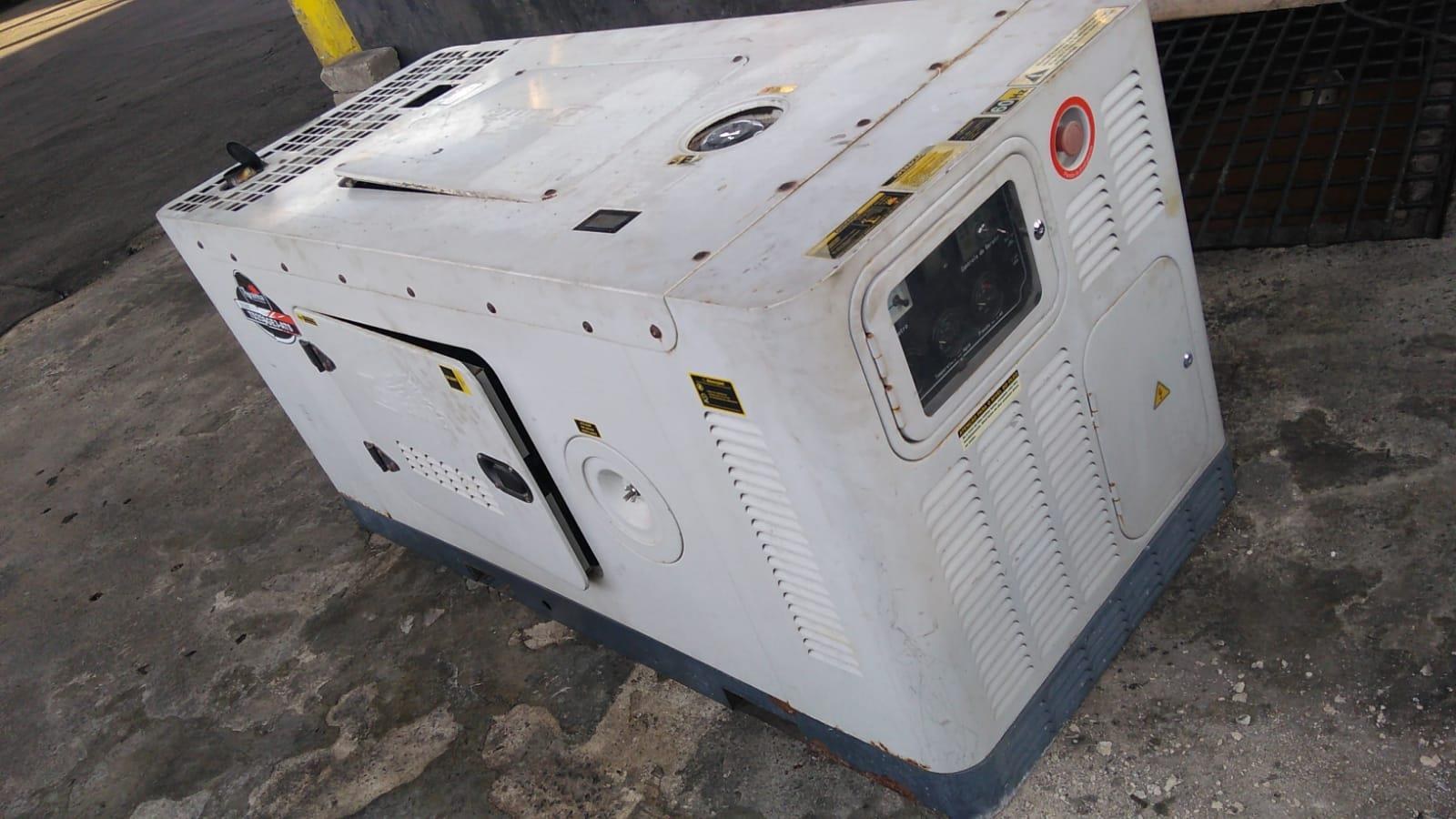 Gerador Trifásico 25 kVA a Diesel